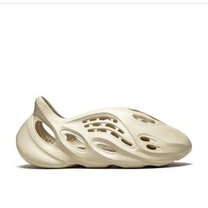 Adidas YEEZY | Foam Runner “dessert Sand” sneakers | Size US 9 Men|